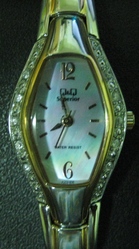 Продам женские часы Q&Q Superior  P209-837 (б/у 6 месяцев)