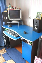 Продам компьютерный стол (200000)б/у (+375336638006)Карина