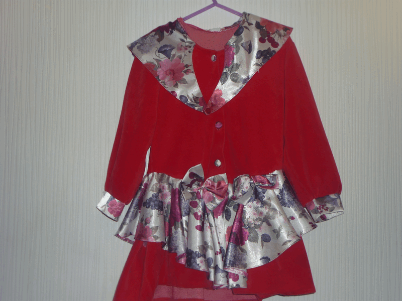 Платье велюровое красное с отделкой в цветы,  116 см,  бу,   