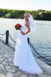 Свадебное платье на стройную девушку 