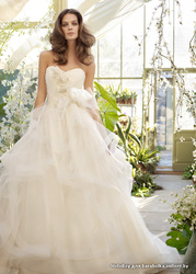 Продам очень красивое НОВОЕ свадебное платье.