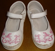Продаются детские сандалии на девочку Размер 23