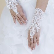 Свадебная фата и перчатки