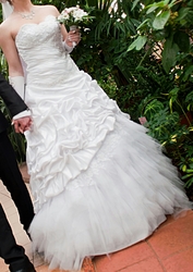 Очень красивое свадебное платье+ аксессуары (в дар)