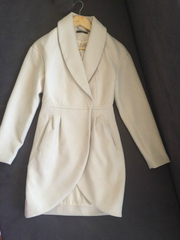 Продам кремовое женское пальто от «Kira Plastinina» XS (42-44)