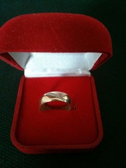 Золотое кольцо,  585. Вес 3, 92 гр. 9 бриллиантов Размер 18~18, 5