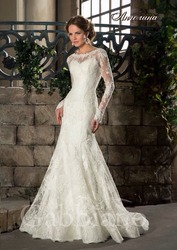Кружевное свадебное платье с вырезом на спине 