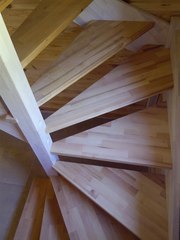 Деревянные лестницы с забежными ступенями.3D- проект. Гарантия качества.