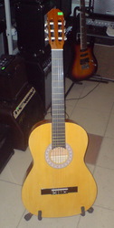 гитара для начинающих Болгарская Varna AC-39,  классическая